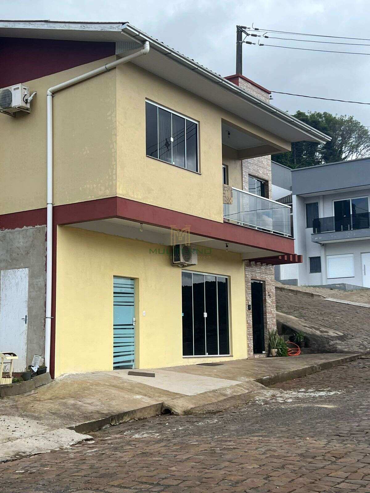 CASA DOIS PAVIMENTOS Á VENDA EM SÃO JOSÉ DO OURO