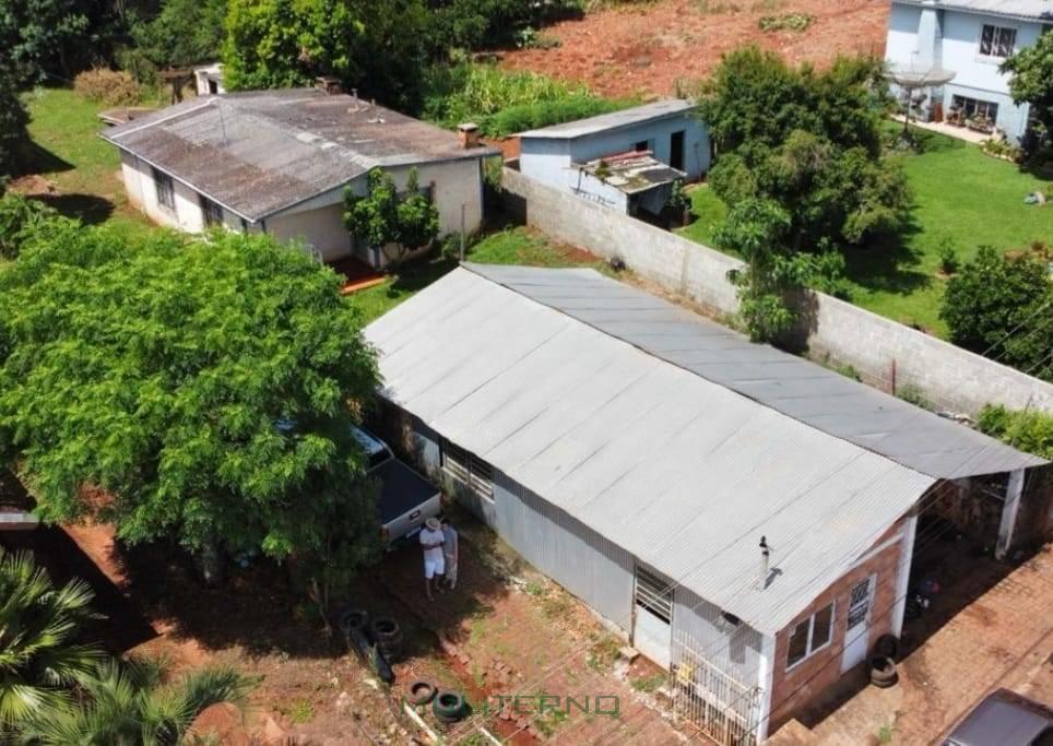 CASA E PAVILHÃO Á VENDA EM BARRACÃO