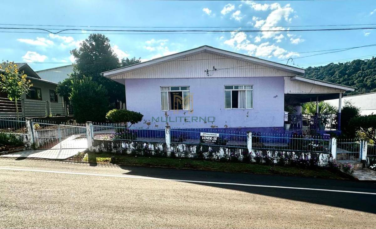 Oportunidade Imperdível: Casa em Alvenaria em Excelente Localização!